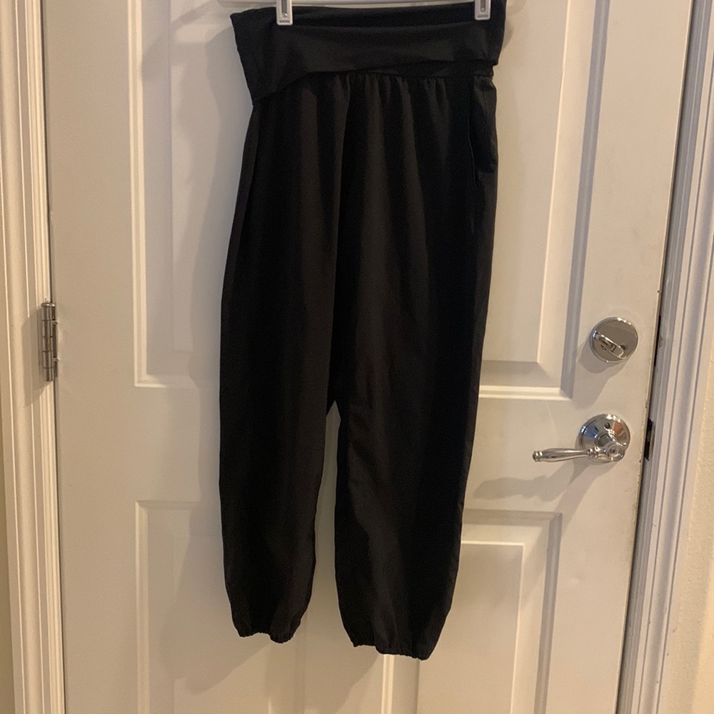 LULULEMON OM JOGGERS SIZE 4